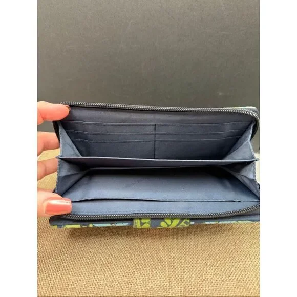 Vera Bradley Turn Key and Zip around Wallet Caribbean Sea Design - Picture 6 of 9